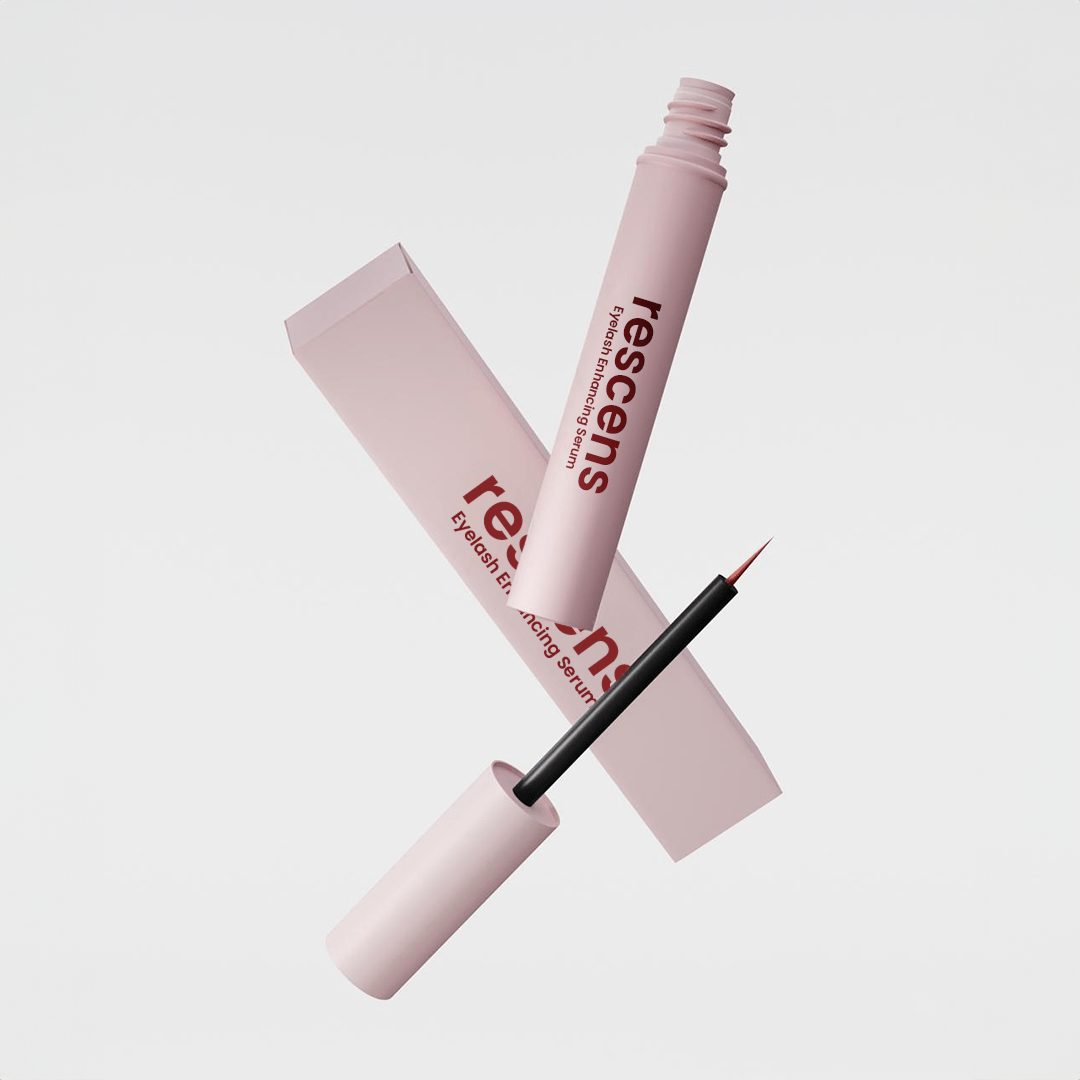 Rescens Wimpernserum 3 ml – ohne Hormone, ohne Prostaglandin-Derivat; Wimpern Booster / Lash & Eyelash Serum, Produktfoto mit Tube, Verpackung und Applikator auf weißem Hintergrund.